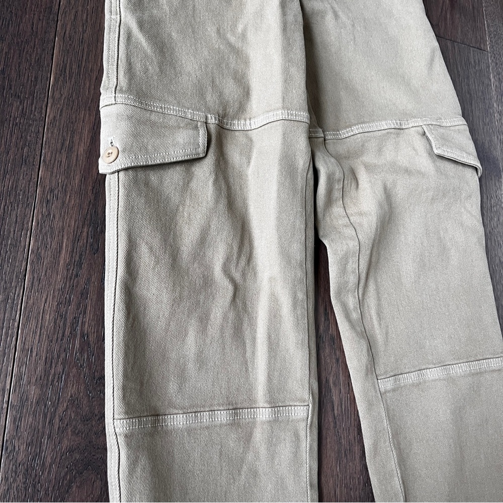 Aritzia Wilfred Free high waisted cargo pants, tan size 00 - Picture 5 of 15